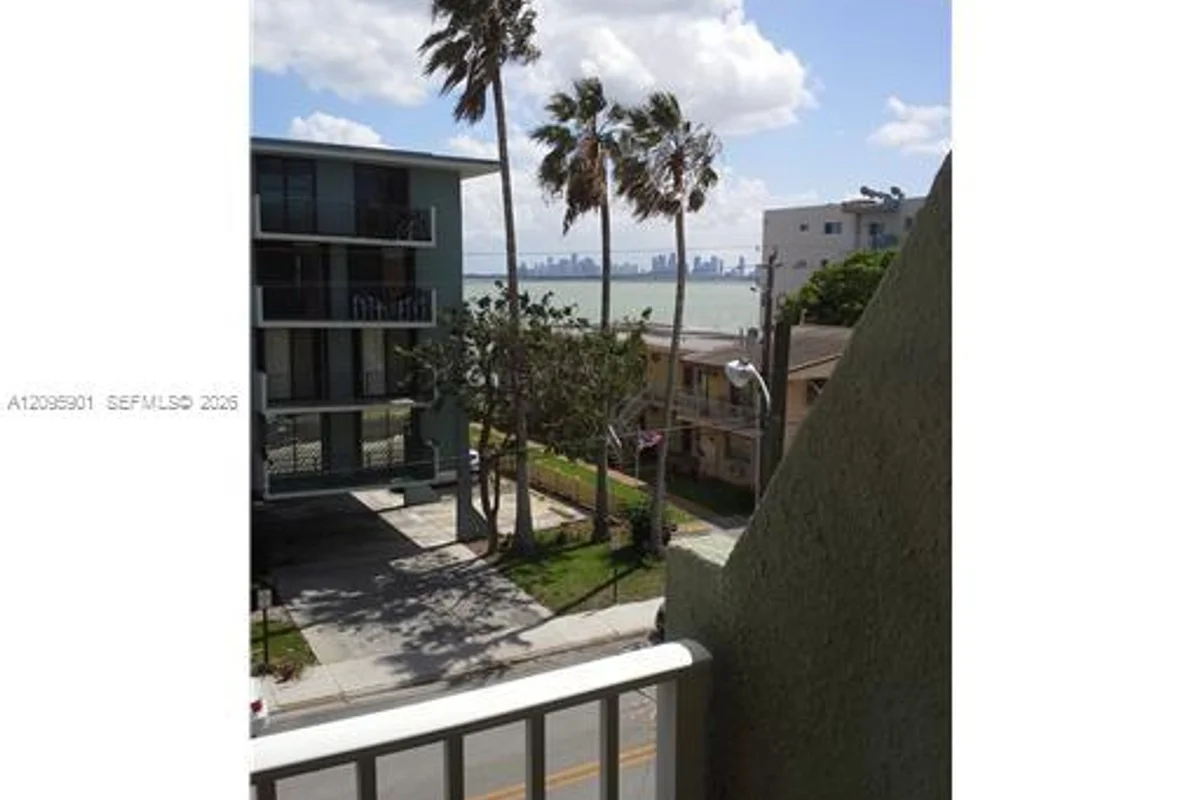 1801 S Treasure Dr #419, North Bay Village: photo 1 of 10
