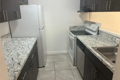 10801 SW 109th Ct #D203, Miami: photo 1 of 31