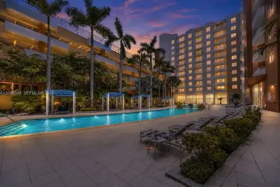 2775 NE 187th St #318, Aventura: photo 1 of 34