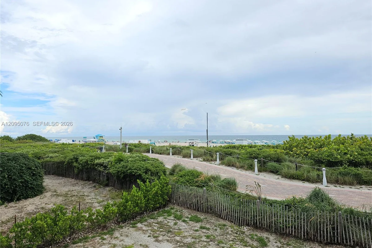 401 Ocean Dr #522, Miami Beach: photo 1 of 23