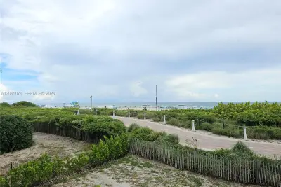401 Ocean Dr #522, Miami Beach: photo 1 of 23