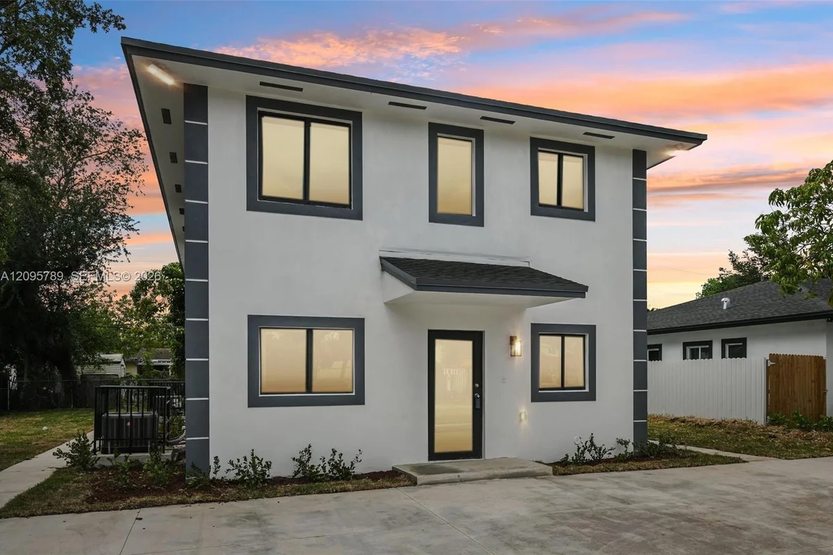 10344 NW 29th Ave, Miami: photo 1 of 10