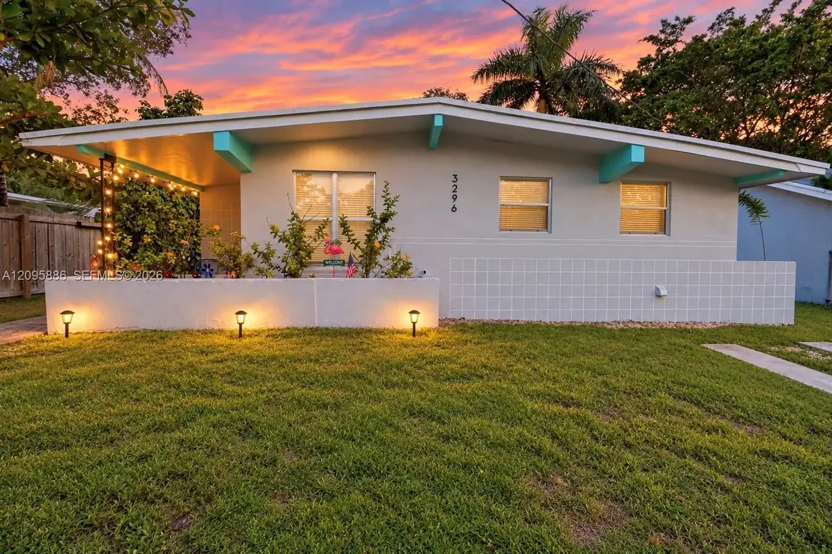 3296 William Ave, Miami: photo 1 of 19