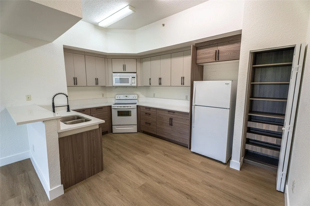 2801 Riverside Dr #301-S, Coral Springs: photo 1 of 19