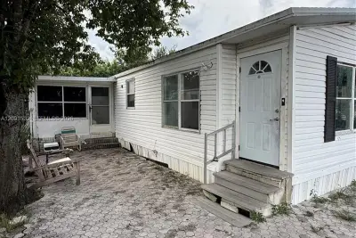 1531 Drexel Rd, West Palm Beach: photo 1 of 15