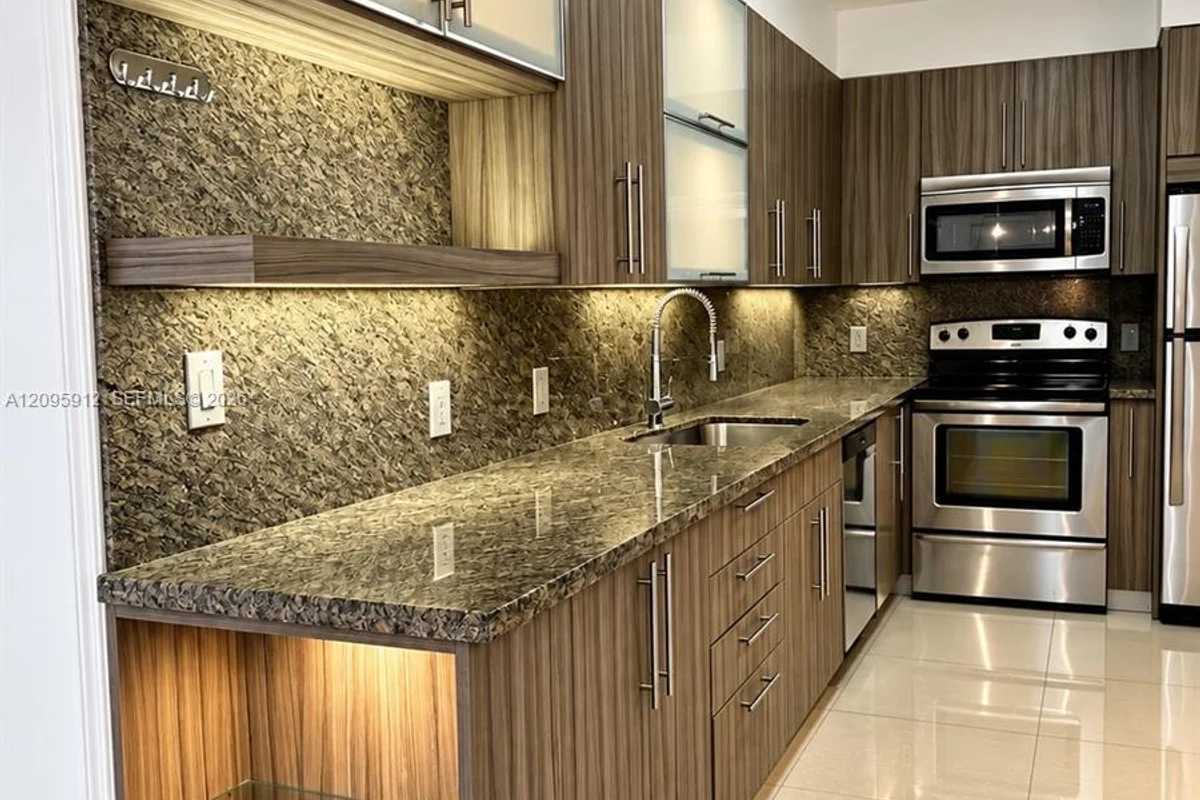 10185 Collins Ave #203, Bal Harbour: photo 1 of 10