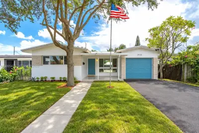 3920 Hayes St, Hollywood: photo 1 of 33