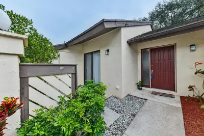 13 Bay Cedar Ct, Royal Palm Beach: photo 1 of 34