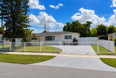 710 NW 176th Ter, Miami Gardens: photo 1 of 36