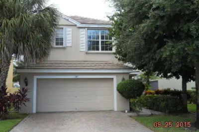 147 Kensington Way, Royal Palm Beach: photo 1 of 6