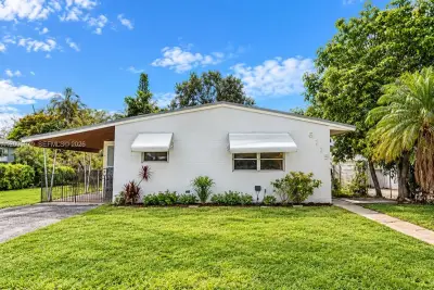 6115 SW 2nd St, Margate: photo 1 of 9