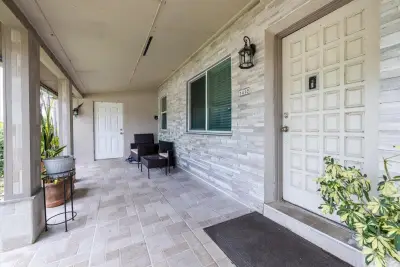 1412 SW 3rd St, Delray Beach: photo 1 of 27
