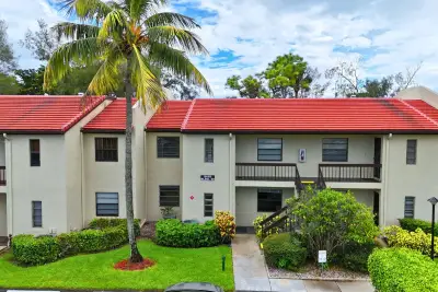 8410 Casa Del Lago #E, Boca Raton: photo 1 of 39