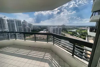 3500 Mystic Pointe Dr #3002, Aventura: photo 1 of 25