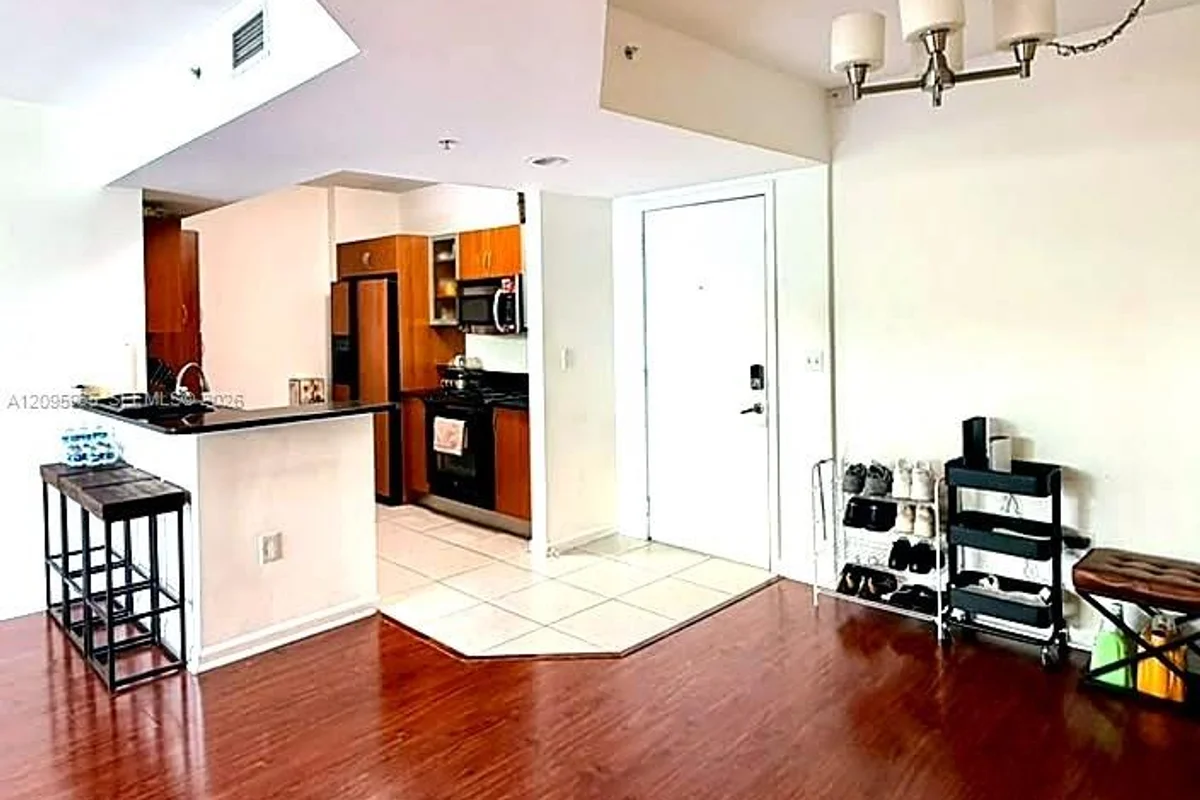 2775 NE 187th St #225, Aventura: photo 1 of 19