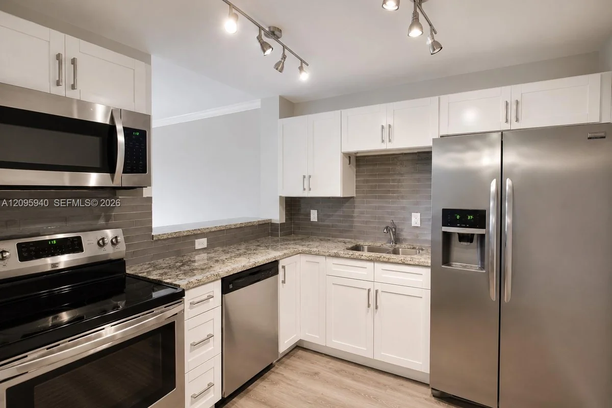 1881 Middle River Dr #604, Fort Lauderdale: photo 1 of 16