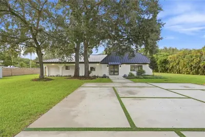 10861 SW 93rd St, Miami: photo 1 of 58
