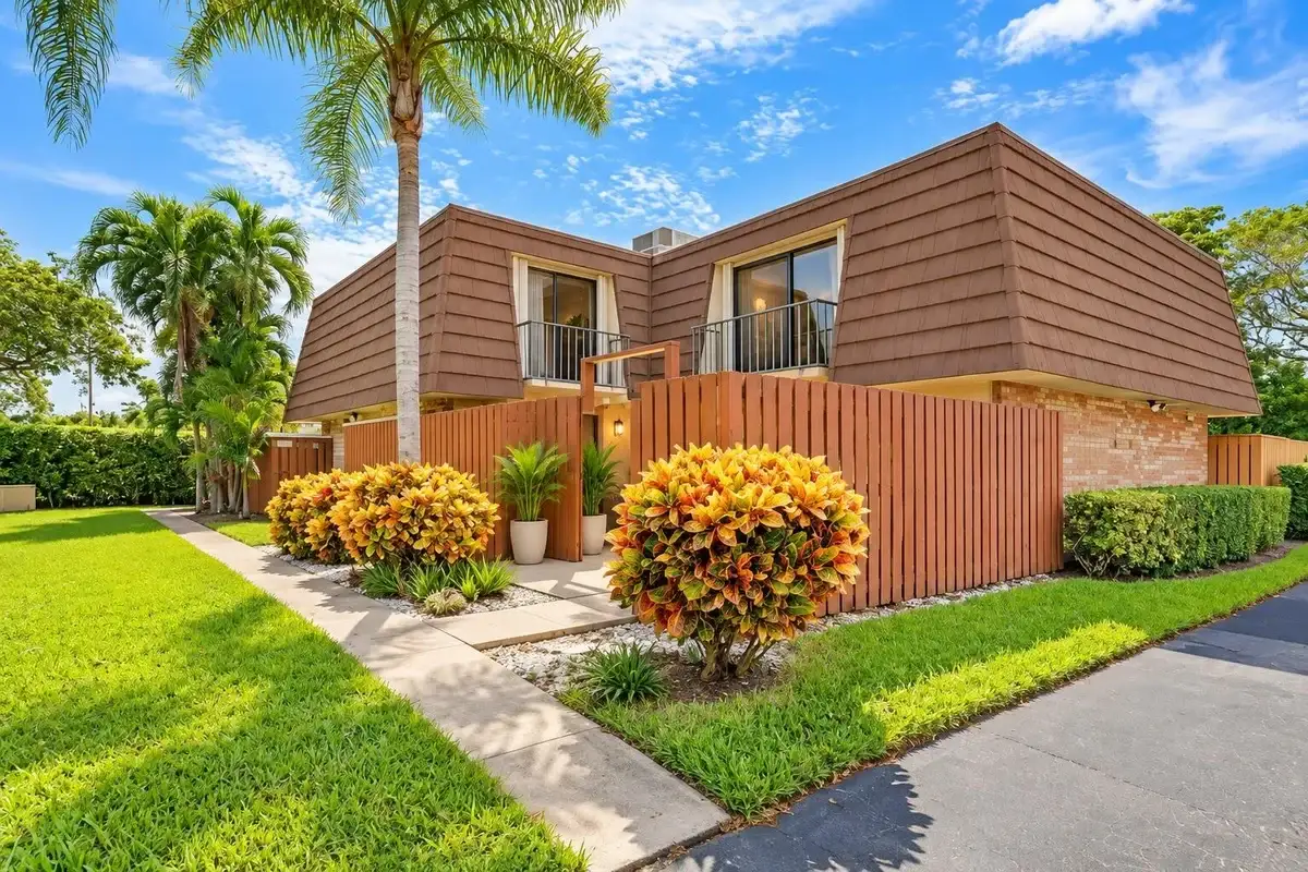 3960 August Dr, Lake Worth: photo 1 of 8