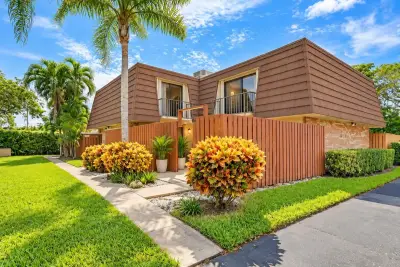 3960 August Dr, Lake Worth: photo 1 of 8