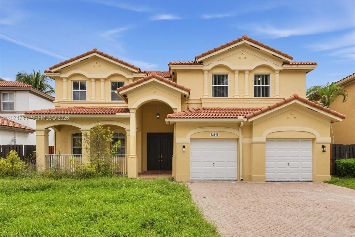 12141 SW 122nd Path, Miami: photo 1 of 32
