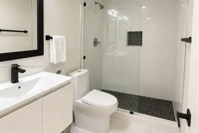 18870 NW 57th Ave #202, Hialeah: photo 1 of 22