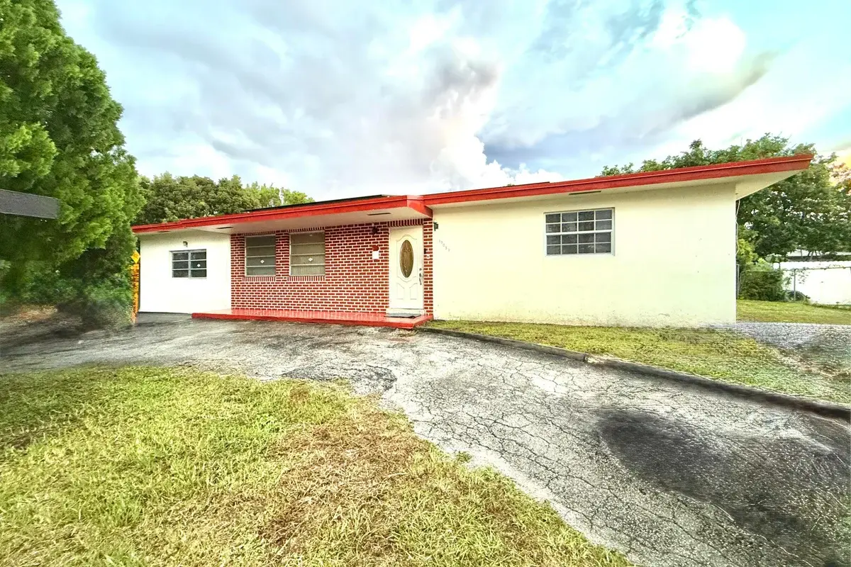 19031 NW 12th Ave, Miami Gardens: photo 1 of 8