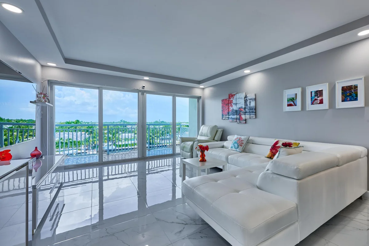 2611 N Riverside Dr #606, Pompano Beach: photo 1 of 37