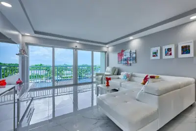 2611 N Riverside Dr #606, Pompano Beach: photo 1 of 37