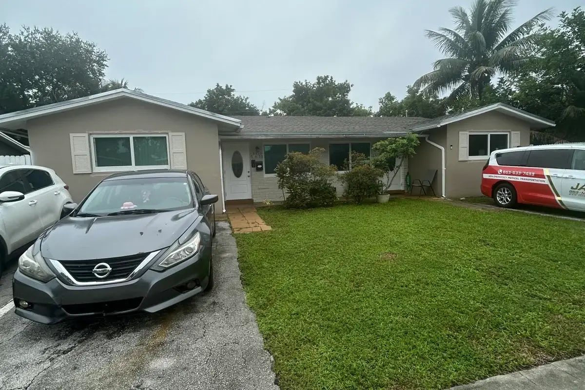 5410 NW 16th Ct, Lauderhill: photo 1 of 7