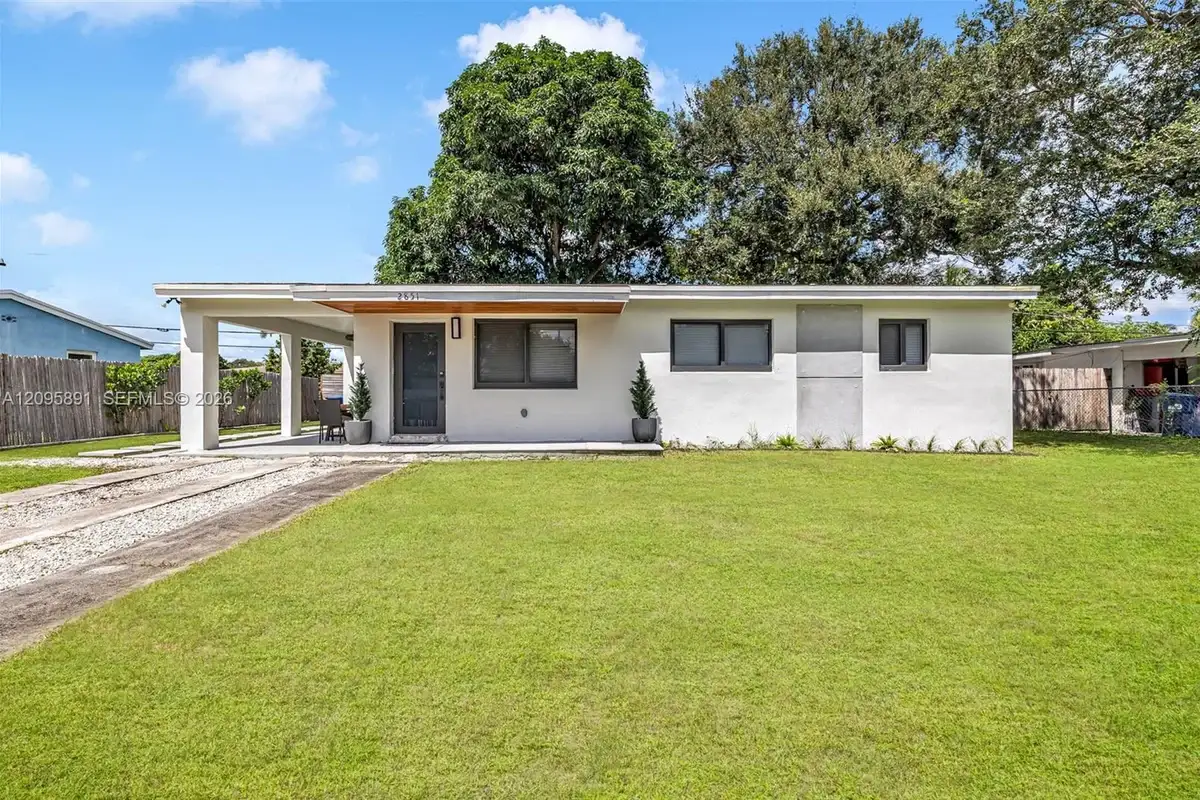 2851 NW 174th St, Miami Gardens: photo 1 of 22