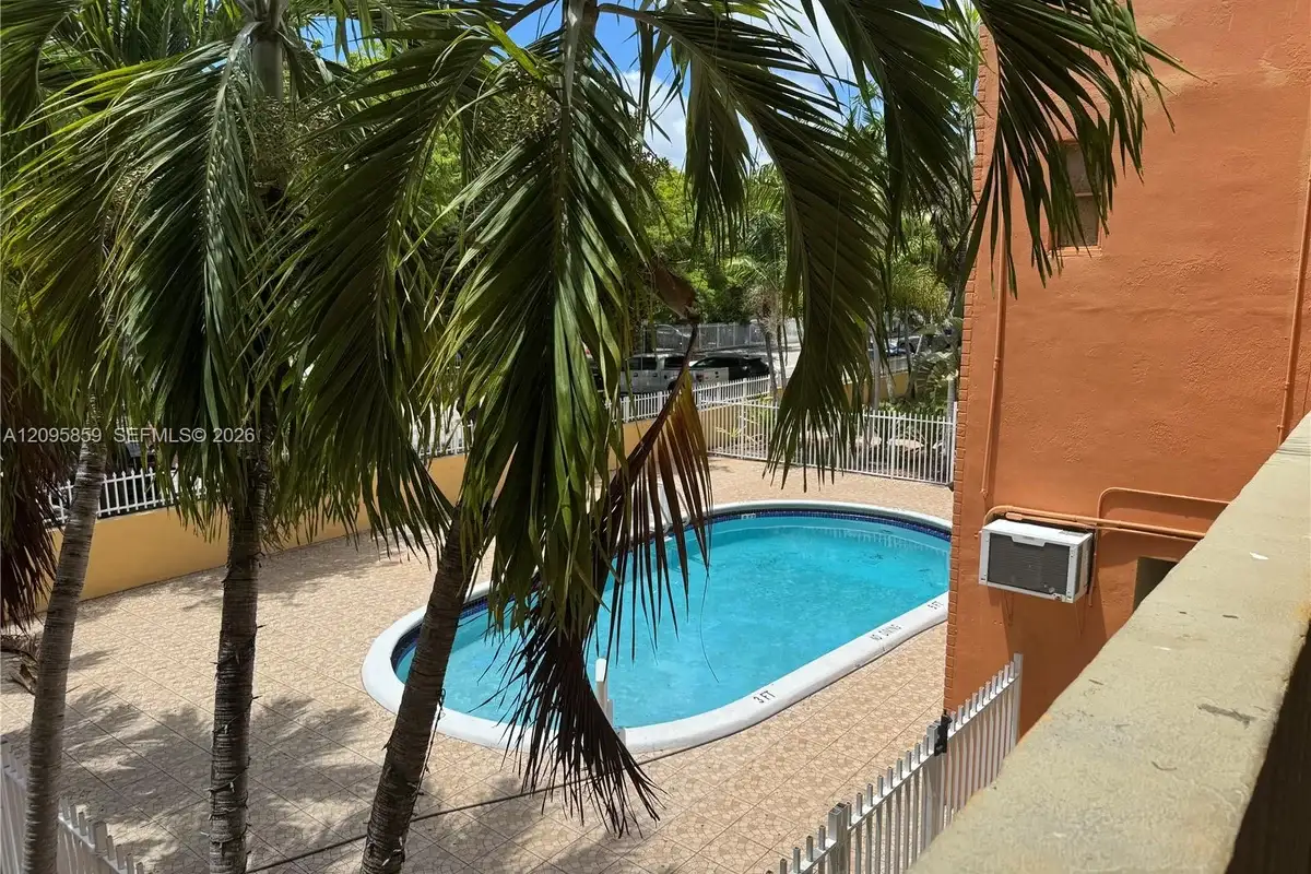 1851 NE 168th St #B-7, North Miami Beach: photo 1 of 19