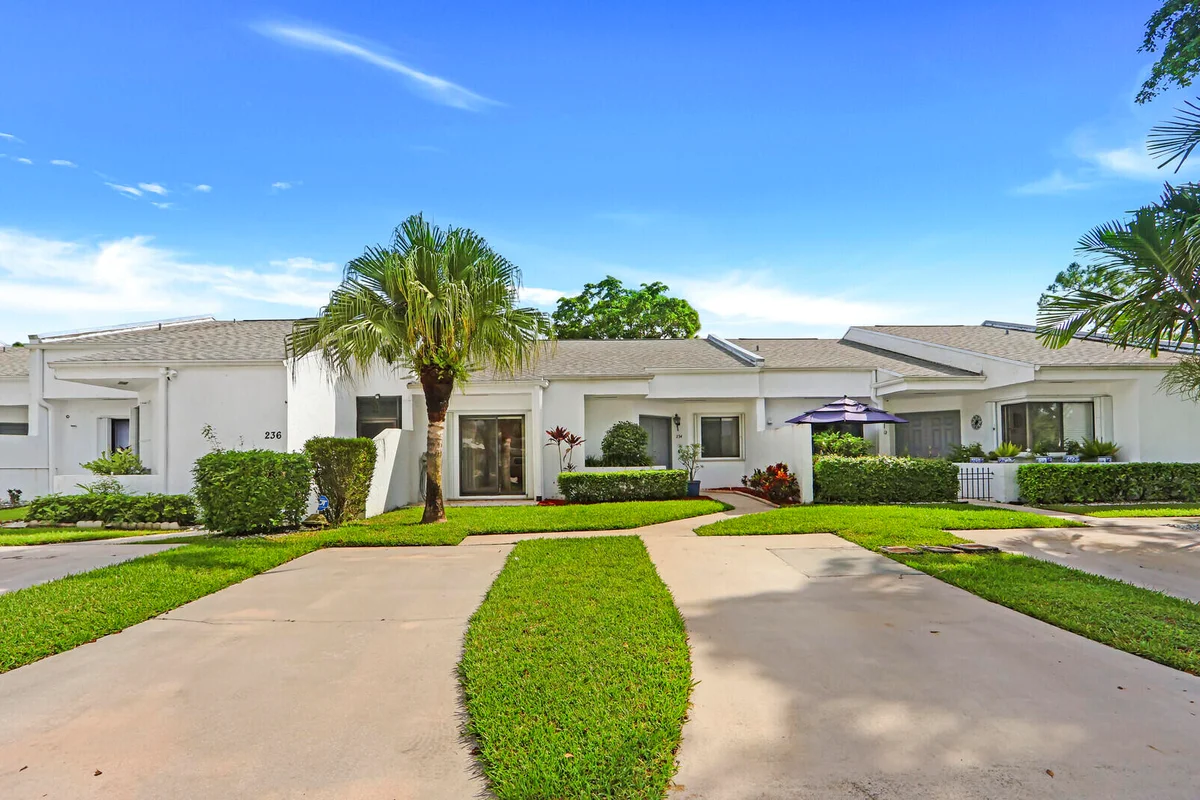 234 Par Dr, Royal Palm Beach: photo 1 of 32