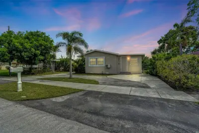 2910 NW 25th St, Fort Lauderdale: photo 1 of 40