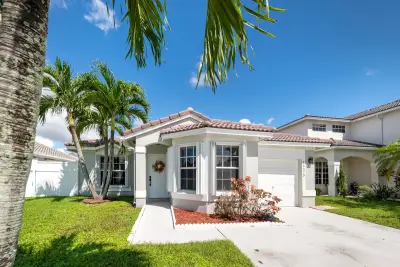 16573 NW 23rd St, Pembroke Pines: photo 1 of 16