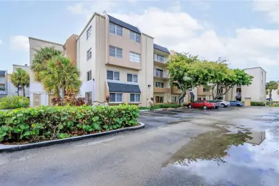 7747 SW 86th St #D-210, Miami: photo 1 of 27