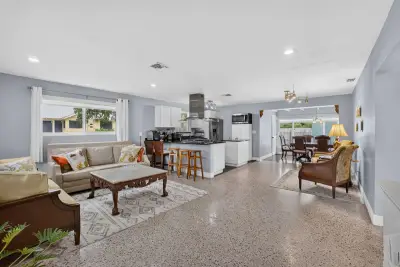439 45th St, West Palm Beach: photo 1 of 35