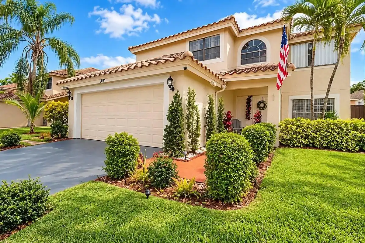 1431 SW 87th Way, Pembroke Pines: photo 1 of 11