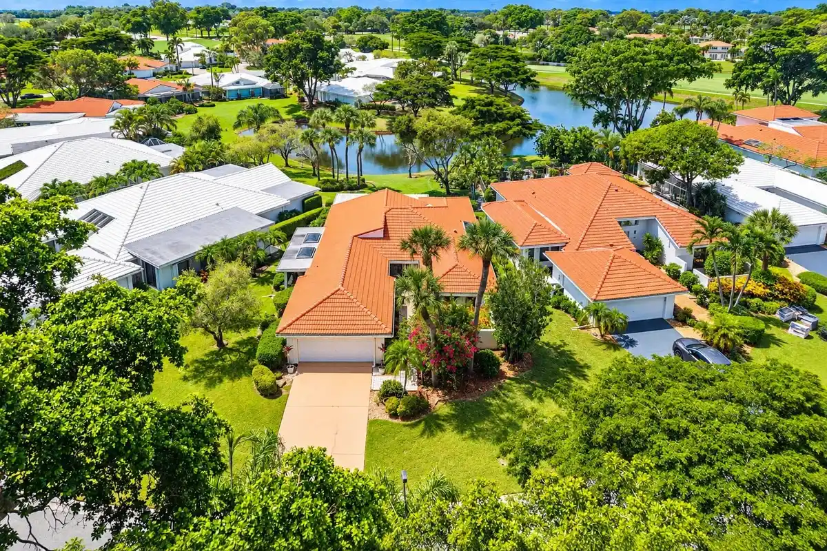 23 Estate Dr, Boynton Beach: photo 1 of 68