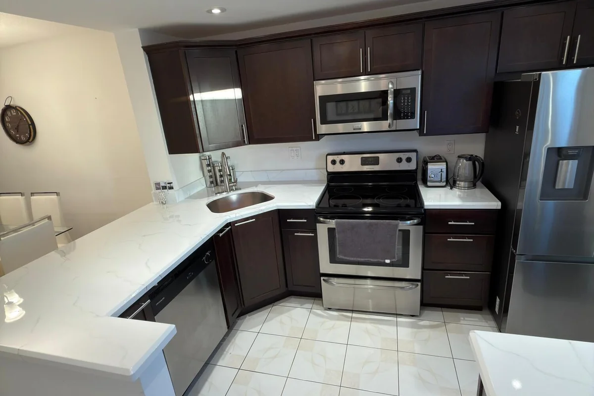 450 Paradise Isle Blvd #201, Hallandale Beach: photo 1 of 21