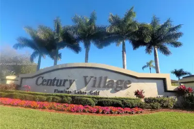 Condo in Pembroke Pines: photo 1 of 6