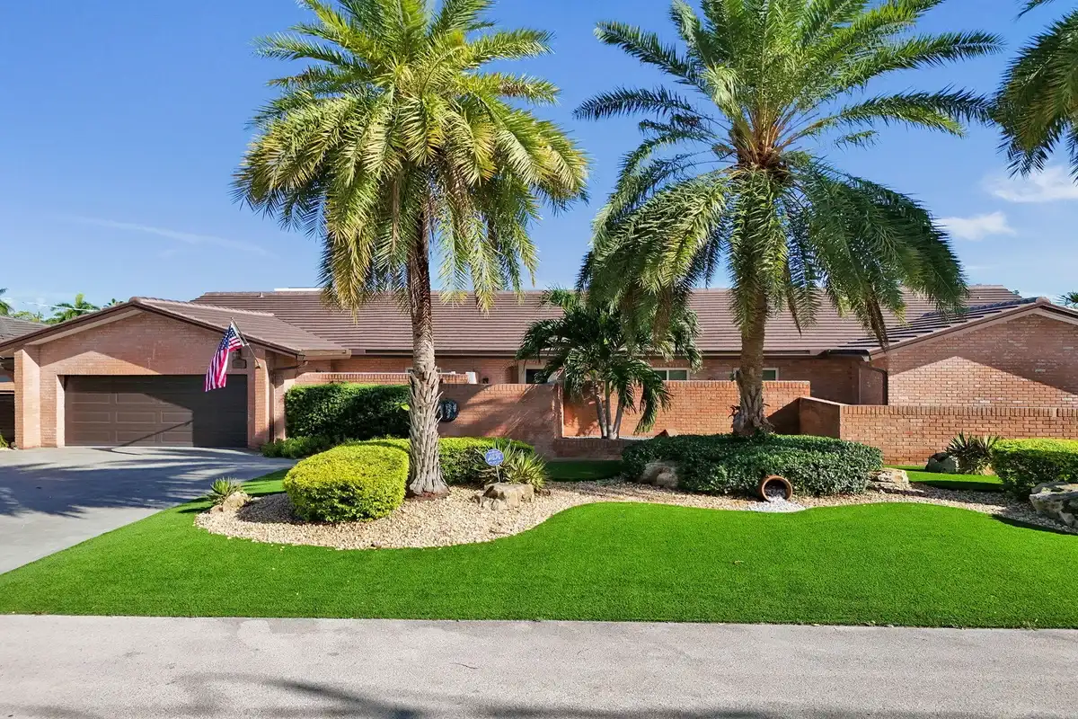 2831 NE 59th St, Fort Lauderdale: photo 1 of 55