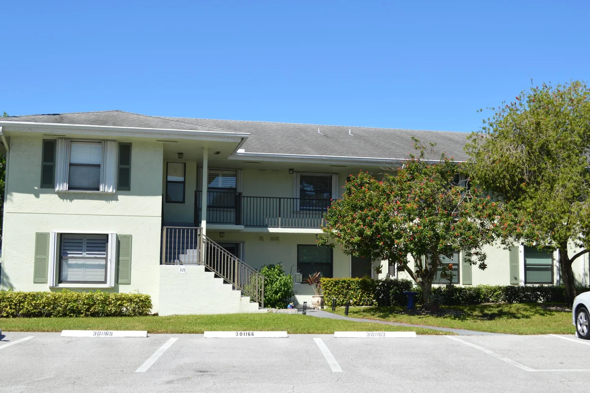 301 Sabal Ridge Cir #F, Palm Beach Gardens: photo 1 of 22
