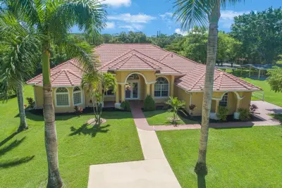 2880 B Rd, Loxahatchee: photo 1 of 30