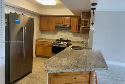 Condo in Miami: photo 1 of 20