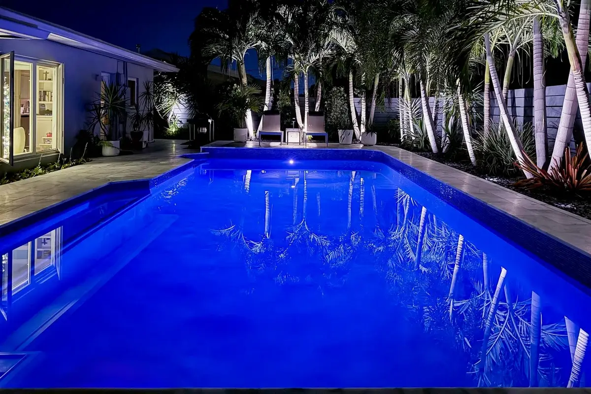 4230 NE 19th Ave, Oakland Park: photo 1 of 50