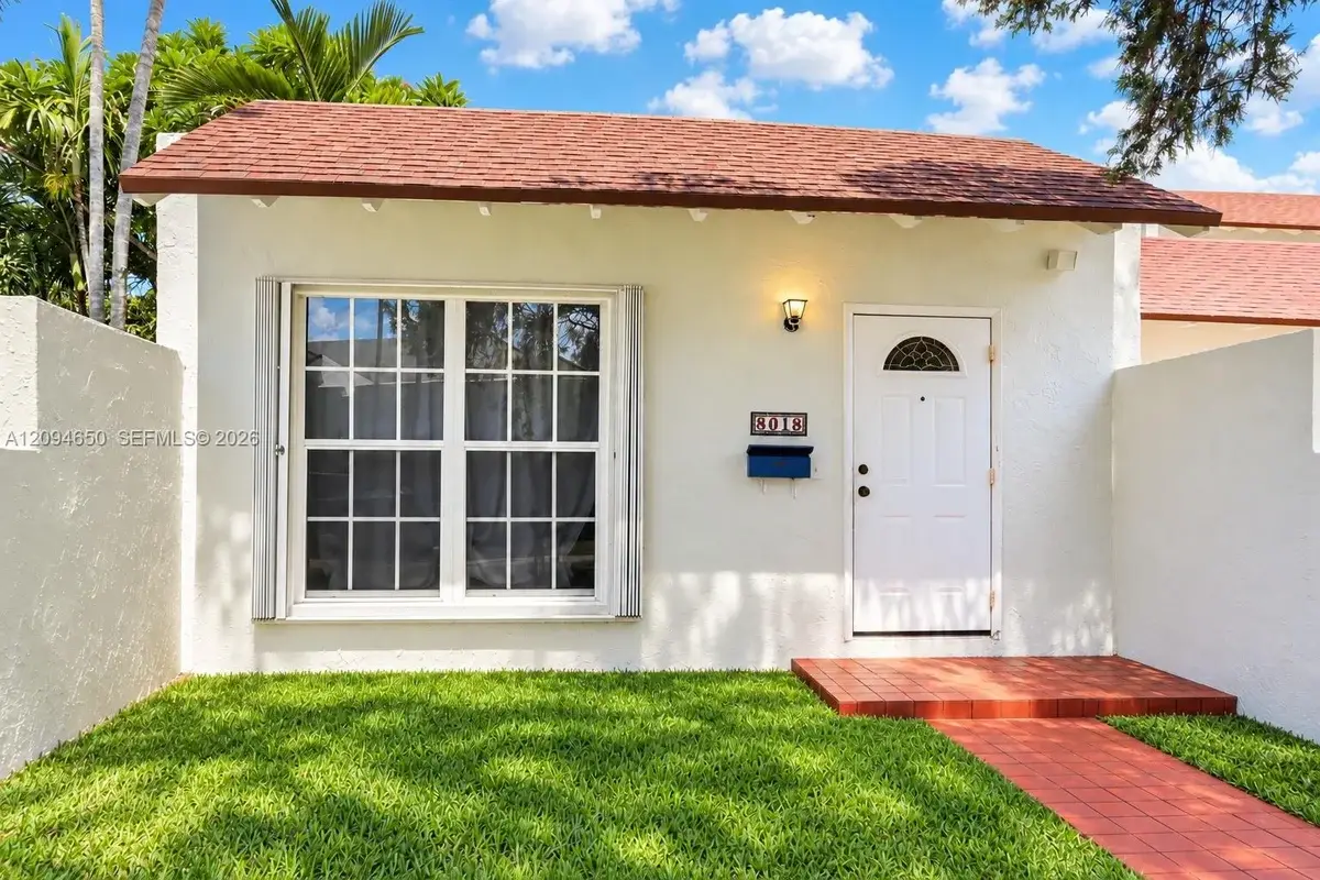 8018 SW 103rd Ave, Miami: photo 1 of 9