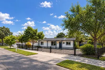 4401 SW 21st St, Fort Lauderdale: photo 1 of 19
