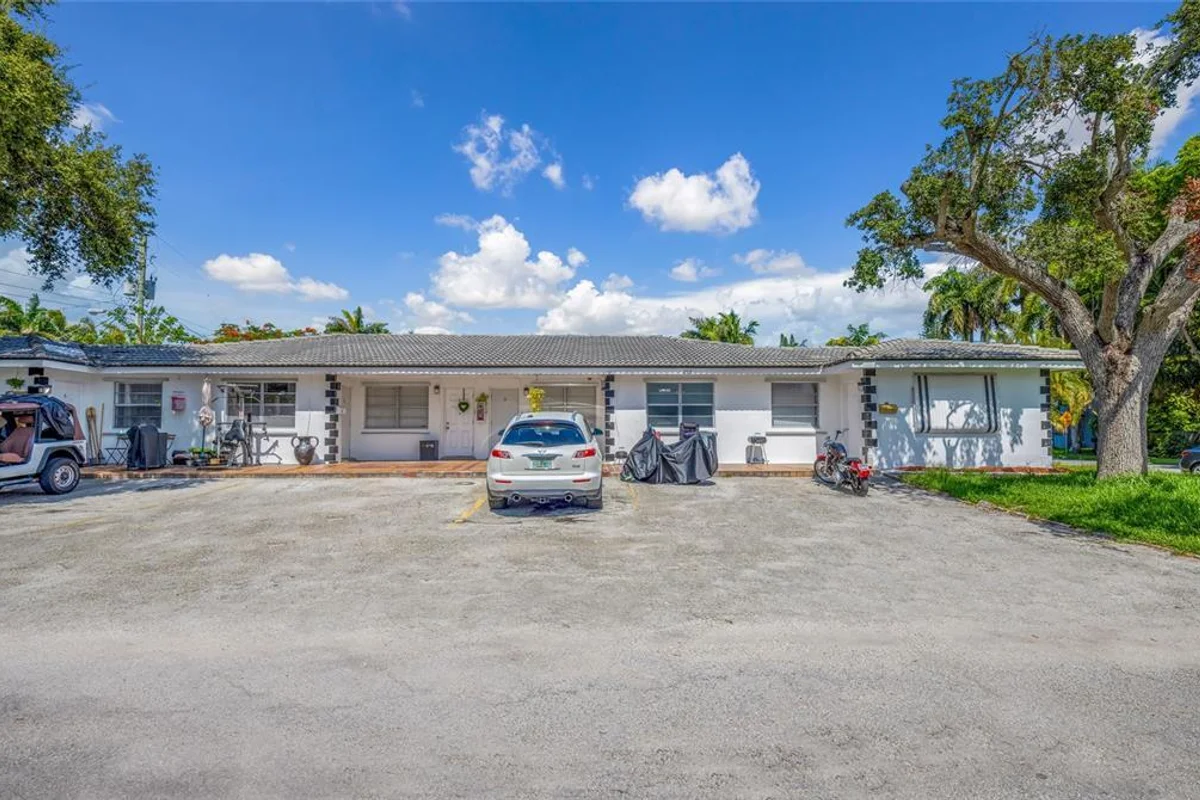 213 SE Park St #1-6, Dania Beach: photo 1 of 1