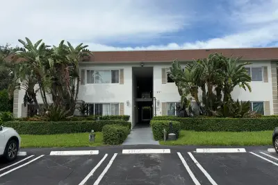 201 SE 6th Ave #16, Pompano Beach: photo 1 of 16