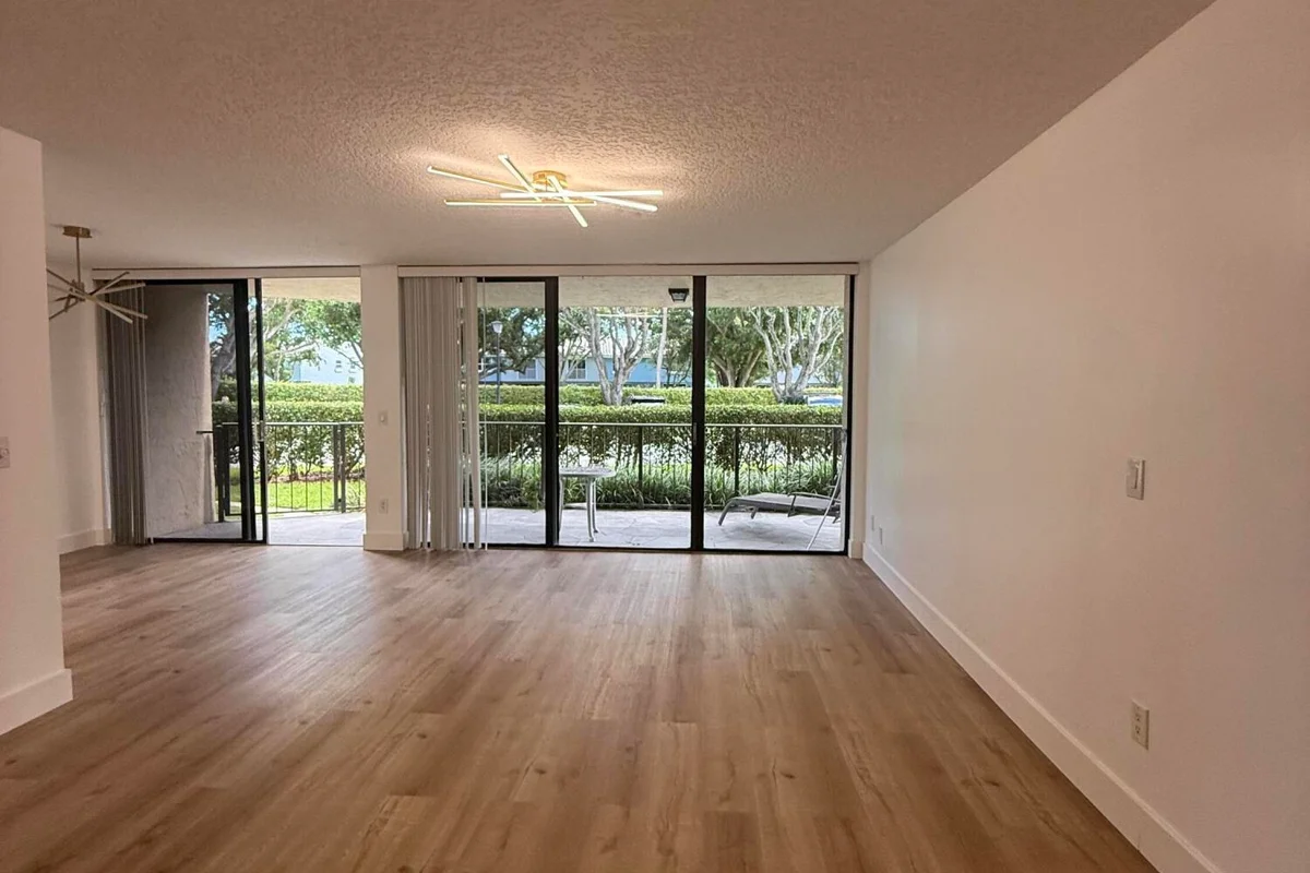 859 Jeffery St #1030, Boca Raton: photo 1 of 29